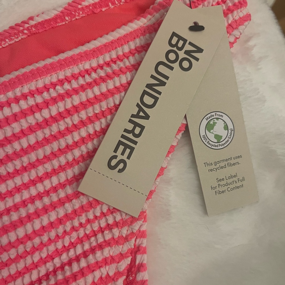 💖🤍No Boundaries Red and White Striped Bikini Bottom - Picture 2 of 8